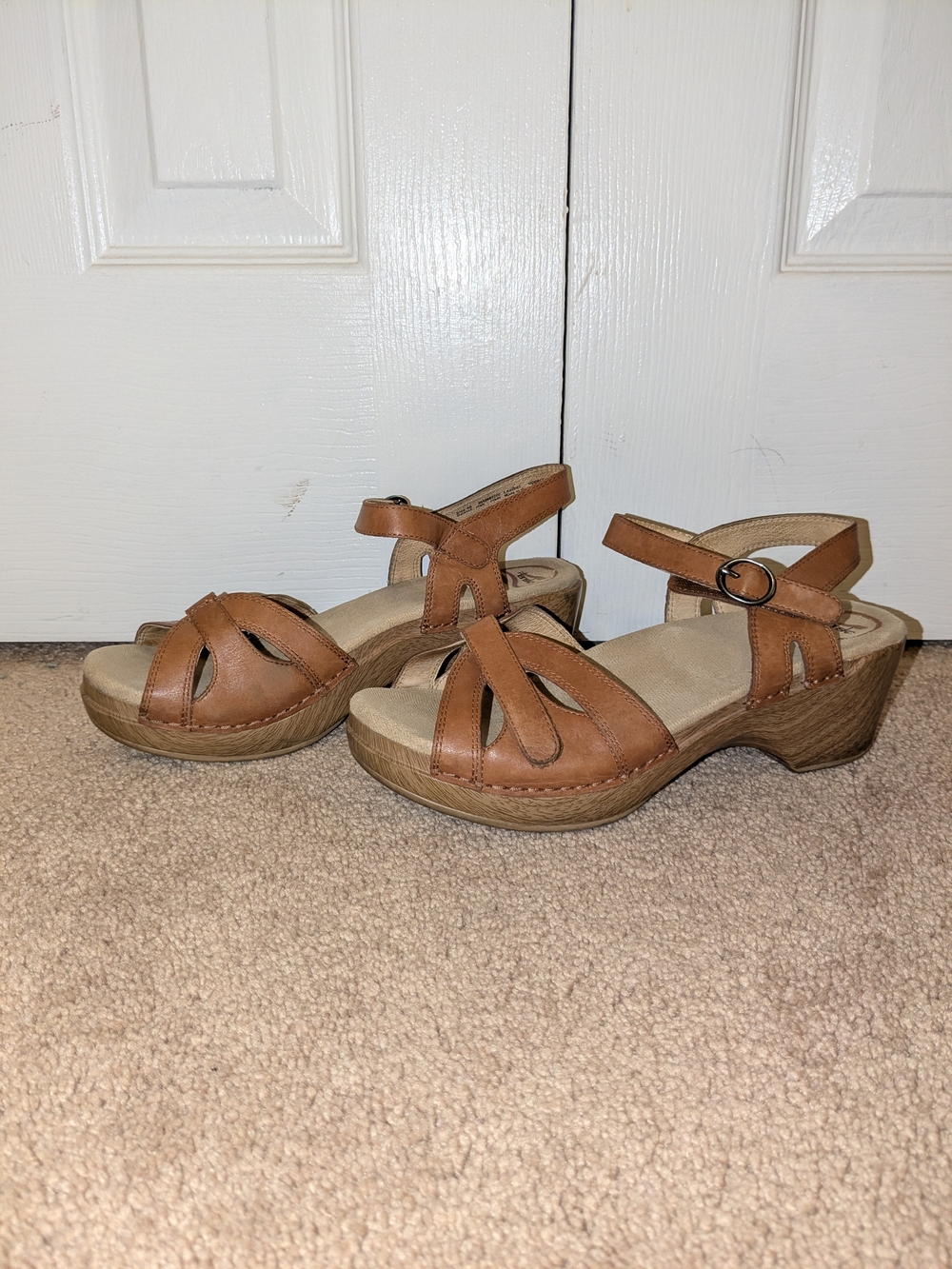 Dansko Season Leather Camel, Low-Heel Sandals